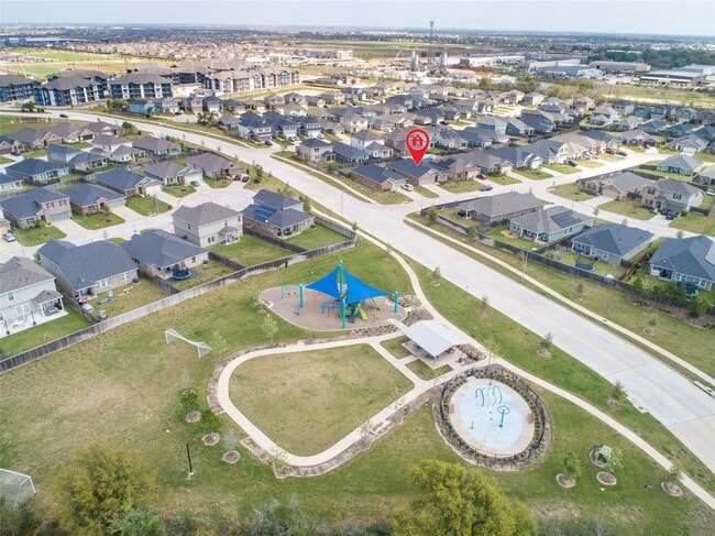 Building Photo - 21430 Poppy Pk Ave