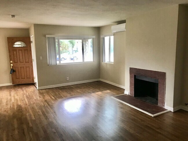 Building Photo - 4930-4930 Sawtelle Blvd