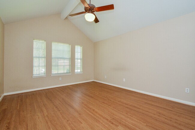 Building Photo - 22811 Market Square Ln