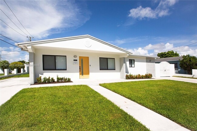 Building Photo - 6010 SW 108th Pl