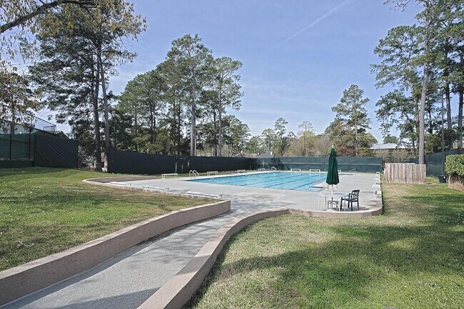 Building Photo - 13429 Raintree Dr
