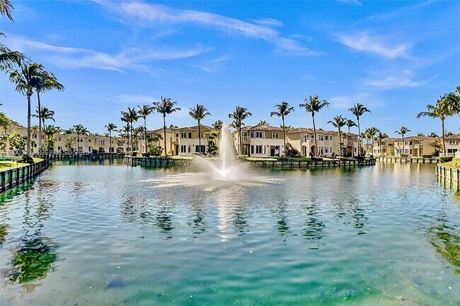 Building Photo - 21032 NE 32nd Ave