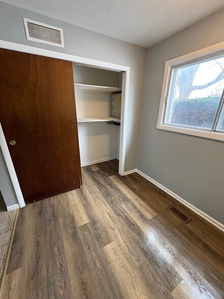 Building Photo - 1332 S 14th St