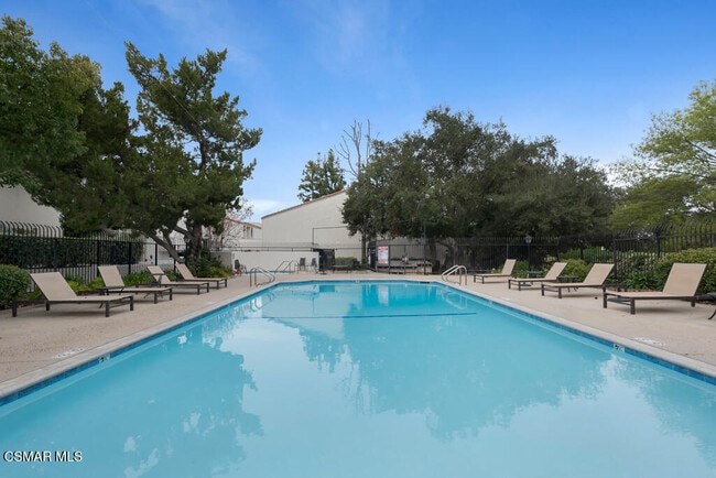 Building Photo - 4642 Park Granada Park