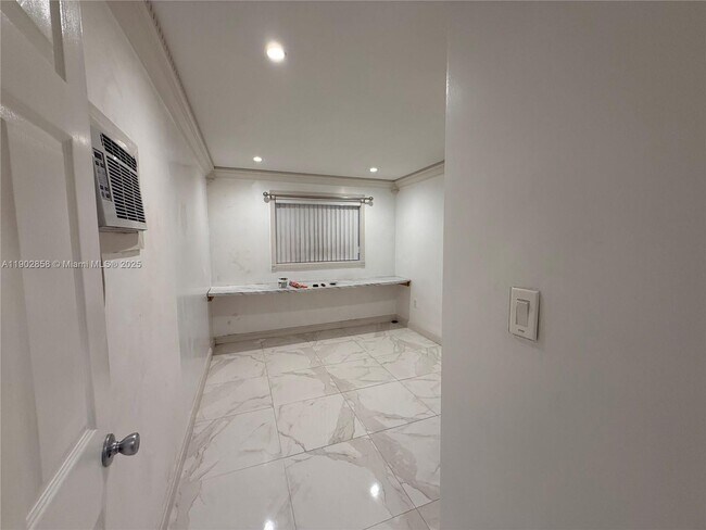 Building Photo - 1490 NW 34th St