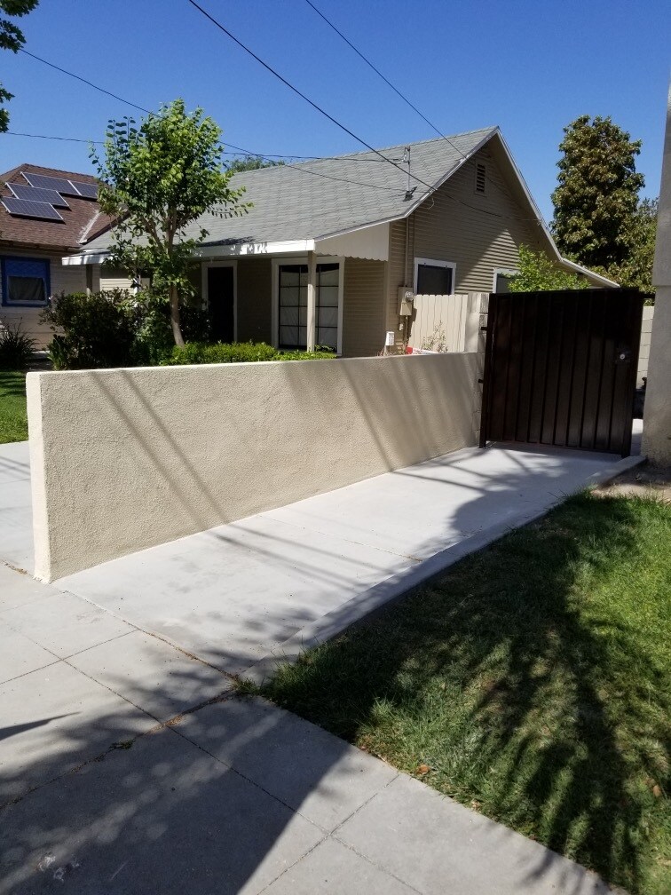 Gated Entry - 310 N Philadelphia St