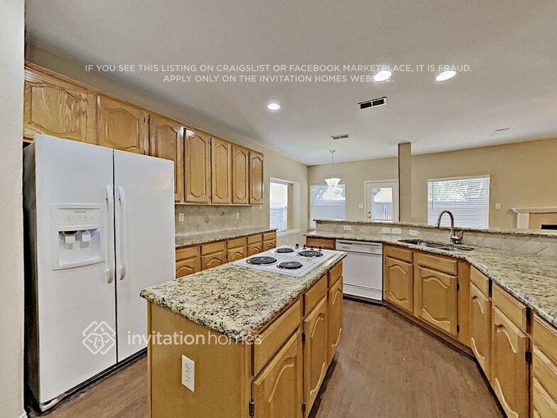 Building Photo - 4000 Iris Ct