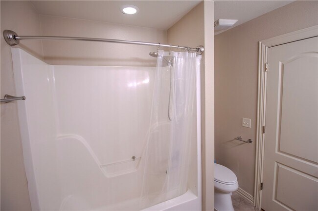 Building Photo - 202 Dawn Dr