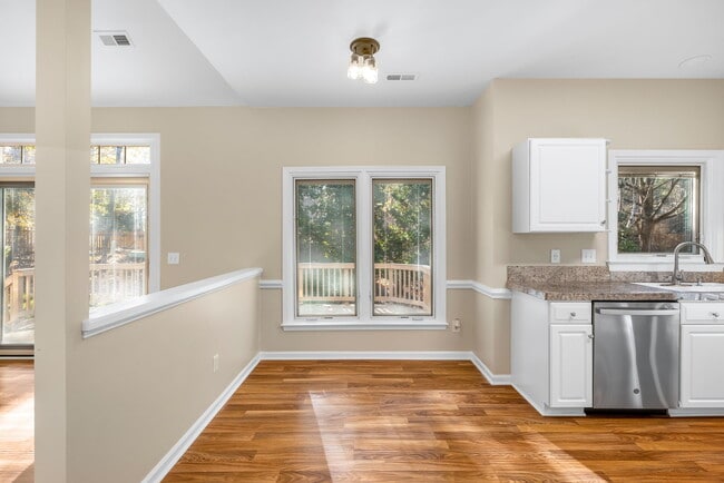 Building Photo - 9200 Brechin Dr