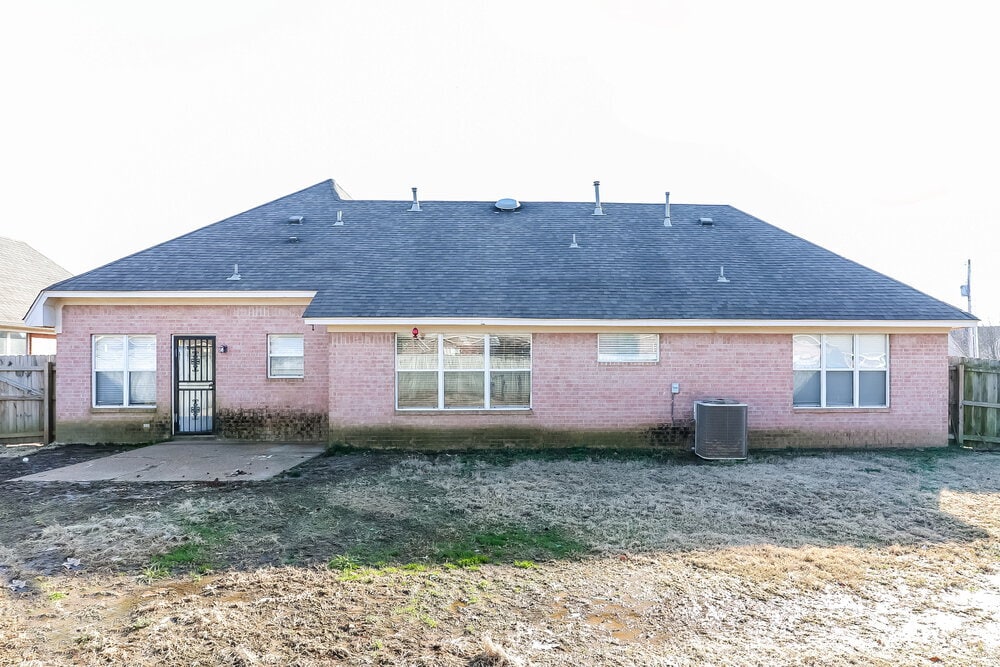 Building Photo - 13102 Braybourne Pl
