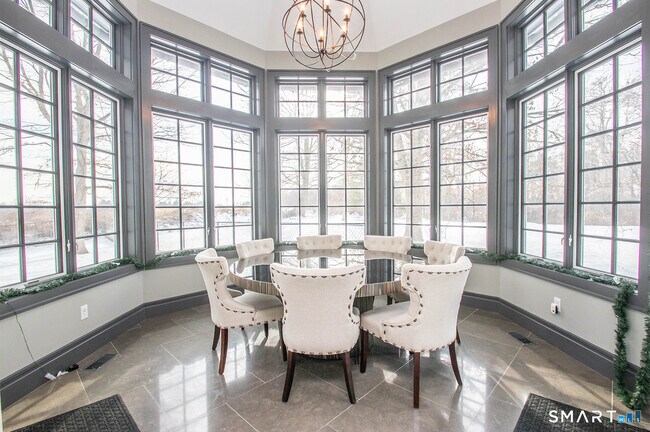 Building Photo - 85 Banks Rd