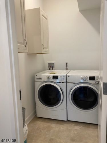 Building Photo - 190 South St