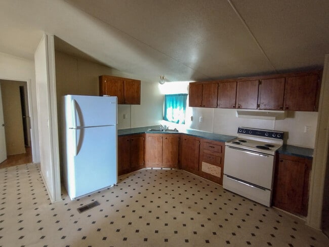 Building Photo - 144 Private Rd 3376 F