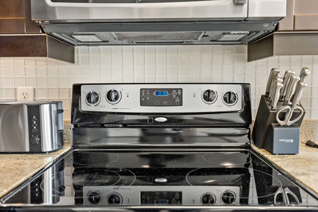 Building Photo - 2321 Mill Rd