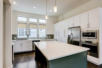 Building Photo - 2106 Colorado St