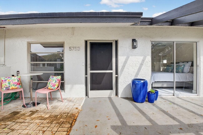 Building Photo - 5753 Spindle Palm Ct