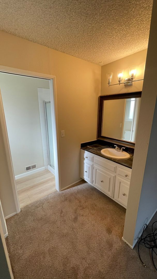 Building Photo - Beautifully updated 3 bedroom, 2 bathroom home in Bay Point