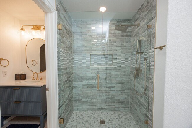 Building Photo - Spacious and beautifully designed with 5 bedrooms, 4 bath in a desirable location.