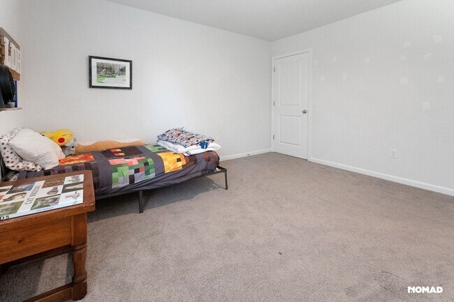 Building Photo - Spacious 4BR House in Piedmont