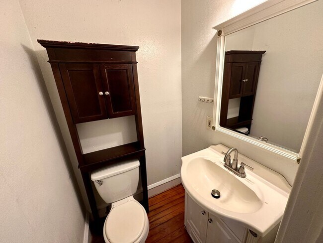 Building Photo - 321 50th St