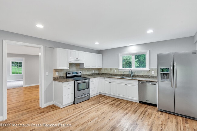 Building Photo - 5 Dugans Ln