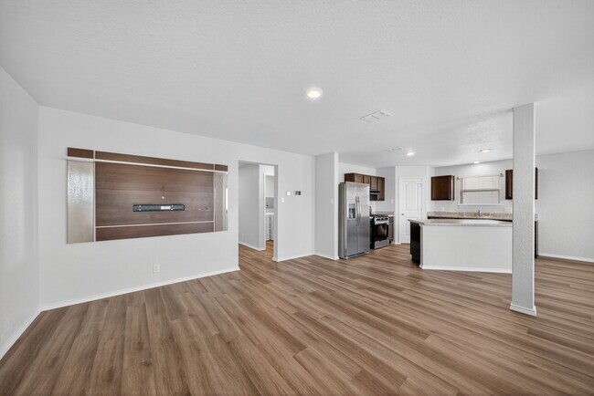 Building Photo - 8203 Rocky Pebble