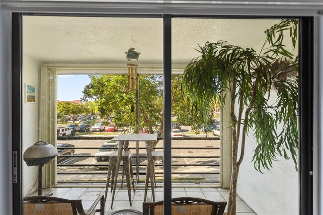 Building Photo - 2312 S Cypress Bend Dr