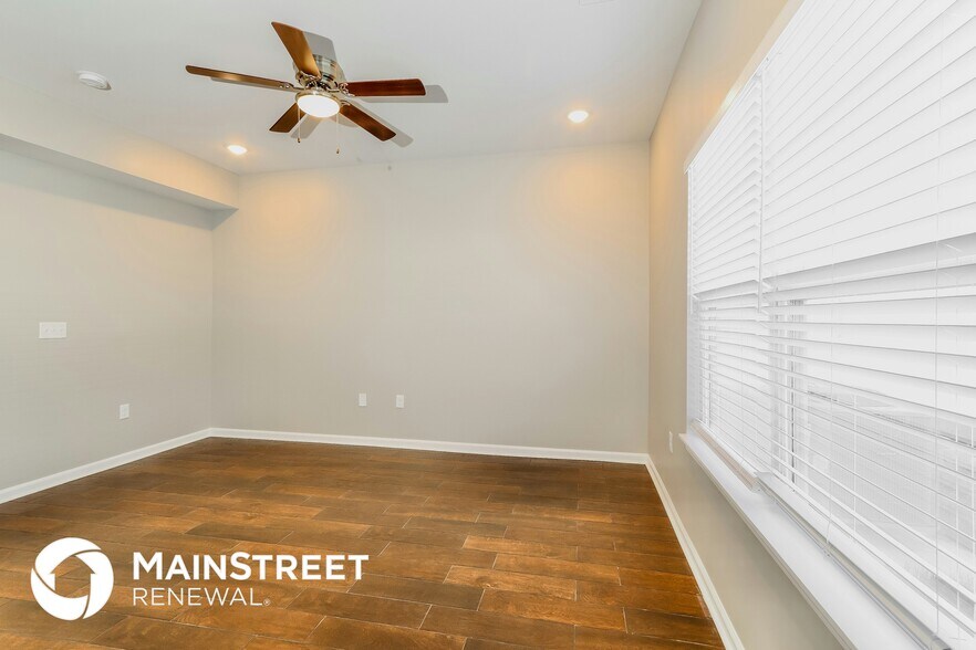 Building Photo - 2071 Paddle Wheel Dr