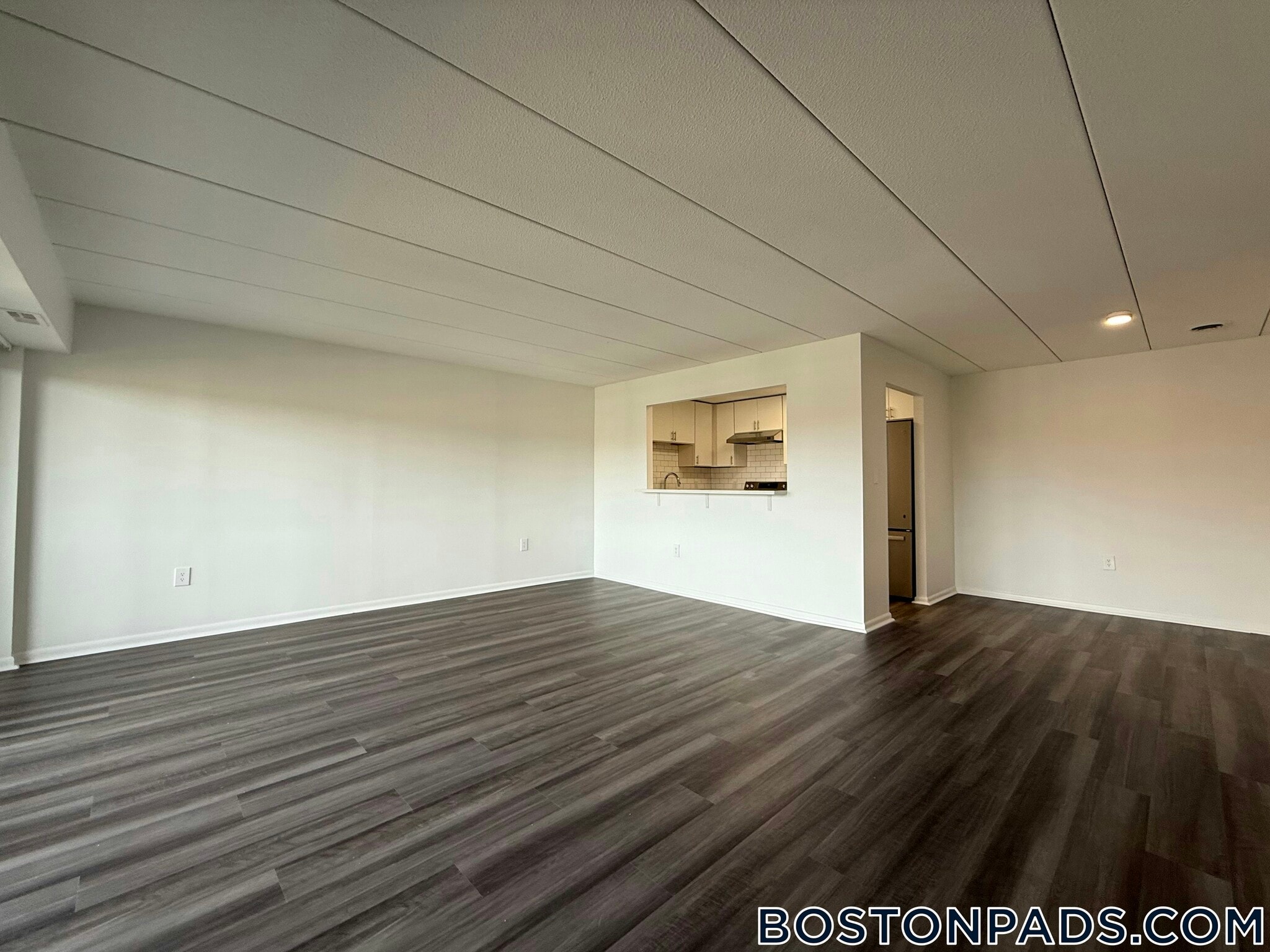 Building Photo - 53 Hill Rd