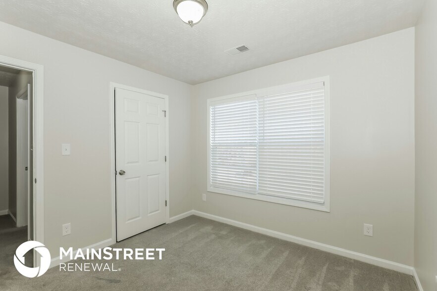 Building Photo - 241 Winthrop Ln