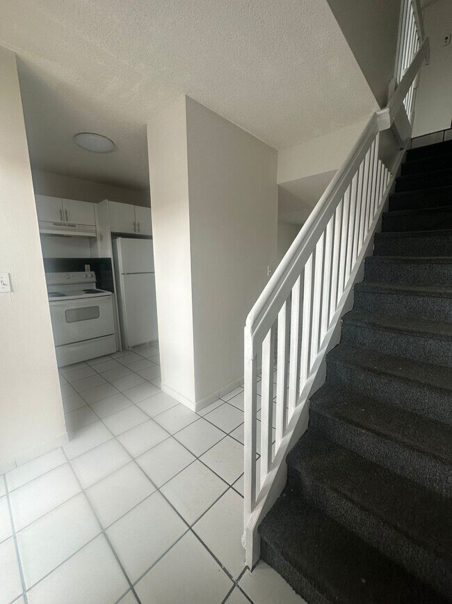 Interior Photo - Kina Hialeah