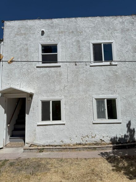 Primary Photo - 220 W D St