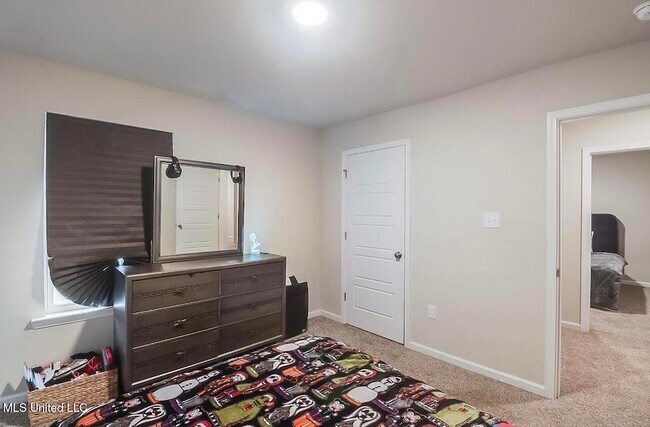 Building Photo - 2520 Esplanade St