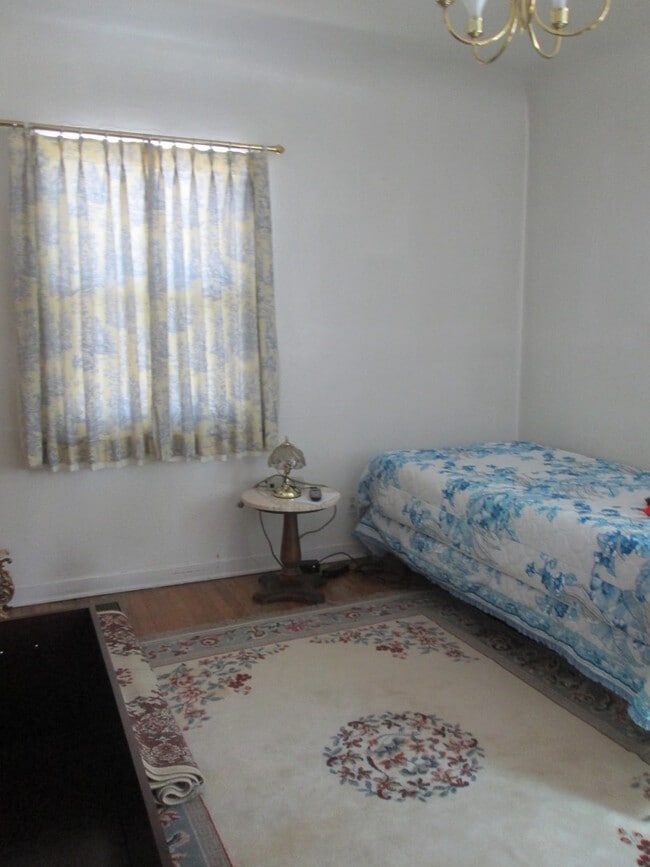 Building Photo - UNM LAW SCHOOL NORTH CAMPUS 3 Bedroom 2 Bath  with Garage