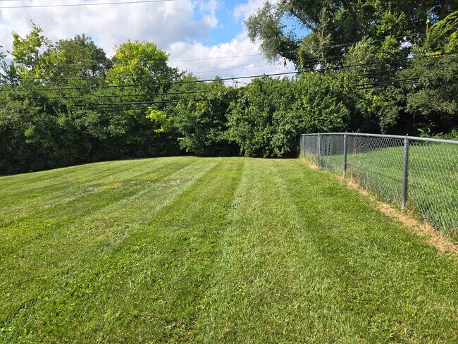 Building Photo - House in Gainesway With Huge Yard      250731