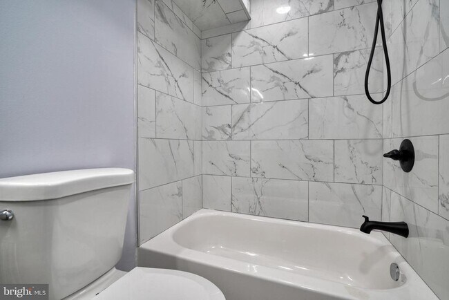 Building Photo - 1125 Washington Blvd