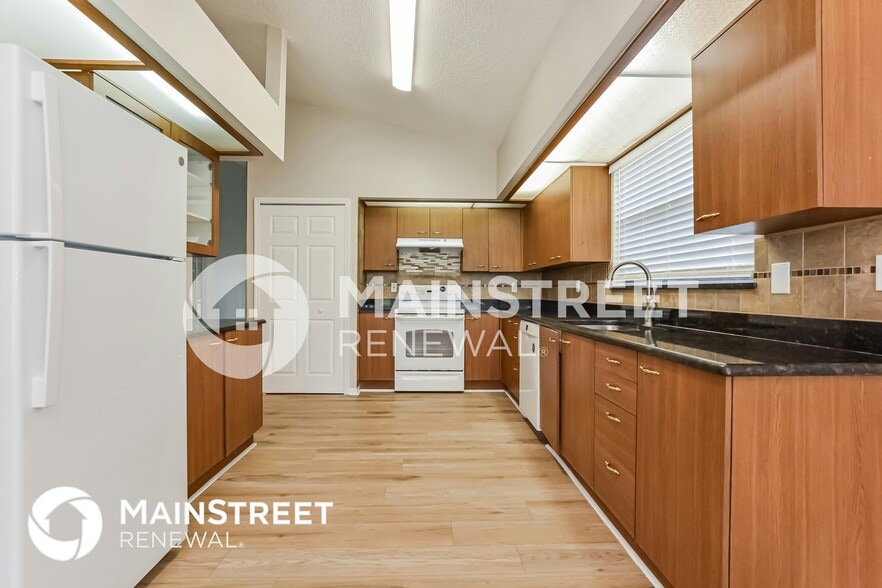 Building Photo - 969 Belleflower Dr