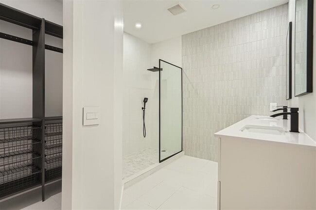 Building Photo - 2203 Walsh Tarlton Ln