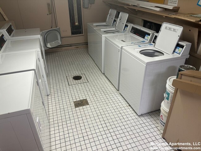 Building Photo - 245 Main St