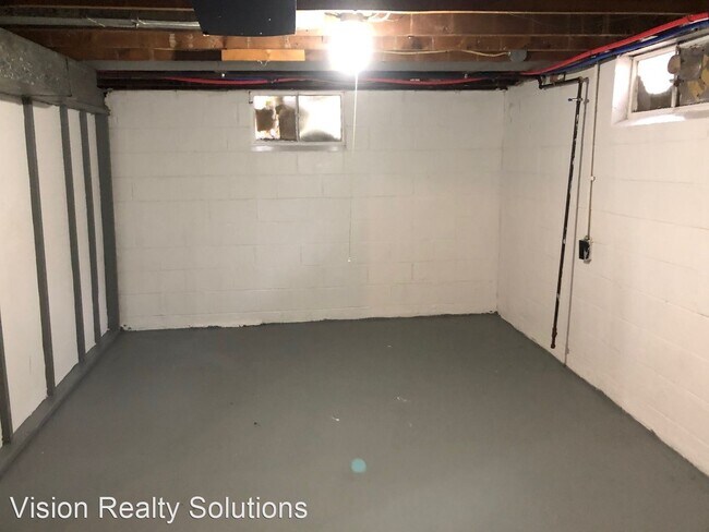 Building Photo - 2 br, 1 bath House - 444 Chambers Road
