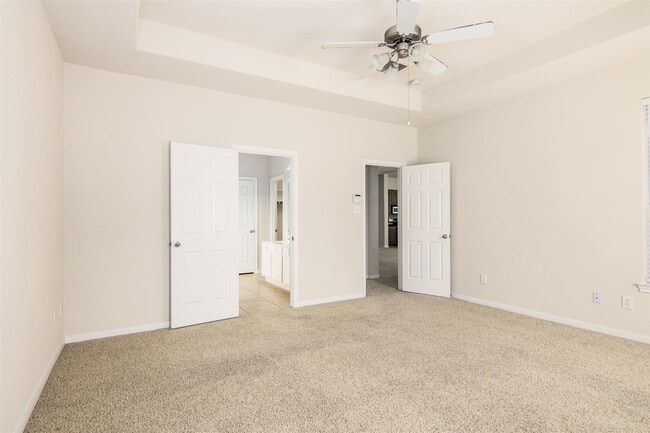 Building Photo - 25609 Tiverton Forest Ct