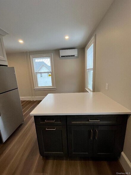 Building Photo - 19 Hudson Ter