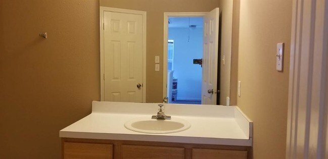 Building Photo - 15515 Waldron Cir