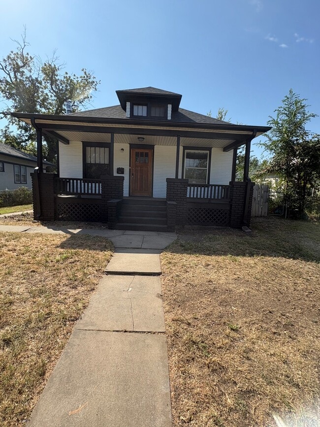 Building Photo - 1012 E Iron Ave