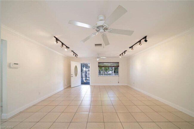 Building Photo - 4916 Viceroy St