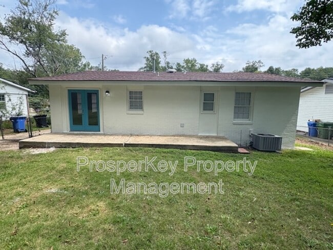 Building Photo - 4920 Gardiner Dr