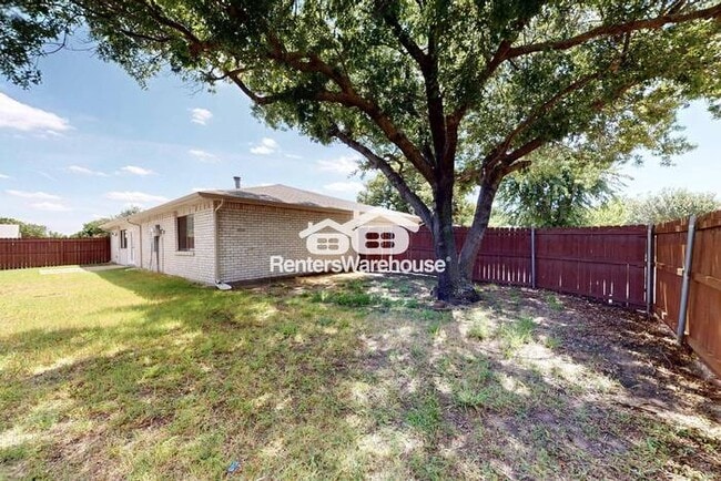 Building Photo - MOVE IN READY - 3BED/2BATH - PLANO, TEXAS