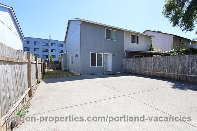 Building Photo - 5407 SE 121st Ave