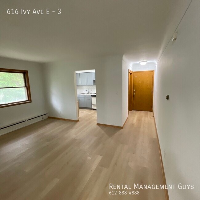 Building Photo - 616 Ivy Ave E