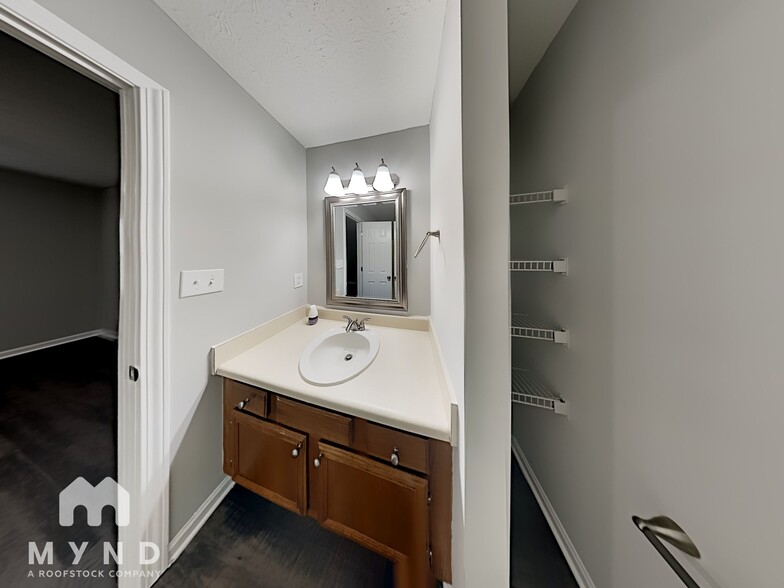 Building Photo - 189 Peach Forest Pl